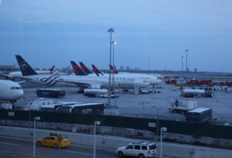 美国肯尼迪机场航警遭人驾车冲撞 嫌犯在逃