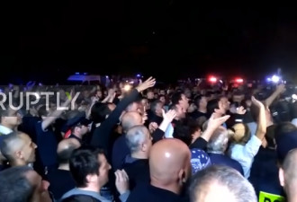 格鲁吉亚主播辱普京及其去世父母 被抗议者围堵