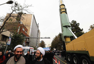 纪念占领美使馆38周年 伊朗拉来了一枚导弹