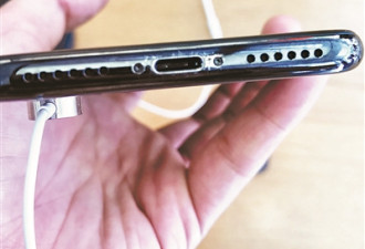 iPhoneX使用不到半月掉漆了  不修不换
