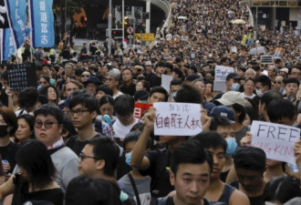 香港抗议者力争中国大陆人应理解其维权诉求