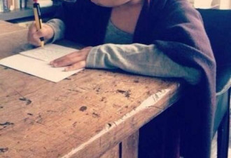 儿子高中毕业伊能静真情流露，母子同框如姐弟