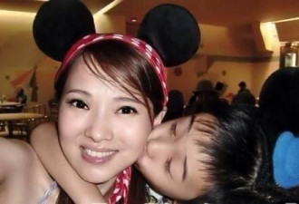 儿子高中毕业伊能静真情流露，母子同框如姐弟