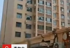 河北东光县发生爆炸半条街受冲击 伤者以为地震