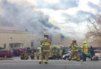 纽约上州化妆品工厂多次爆炸起火 已致33伤