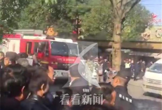 双11促销传悲剧 上海一超市坍塌致2死6伤