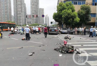 惨烈！江苏常州奔驰连撞多车，已致3死10伤