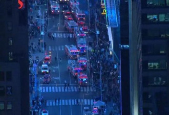 最新！纽约时代广场突发大火！紧急疏散