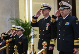 导弹试验后，美海军部长与中国海军司令通话