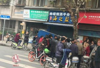 武汉：男子持铁棒砸死2人并袭警 被警方击毙
