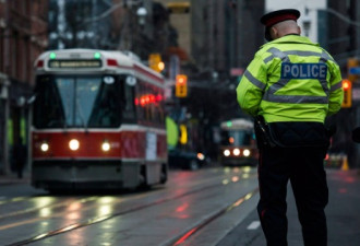 多伦多King街实施交通新规 警方严格执法