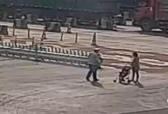 开老婆的车，将妻儿扔高速，收岳父400元才接人