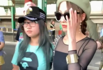 张韶涵身材太有料，穿薄纱抹胸秀蛮腰，腰太细