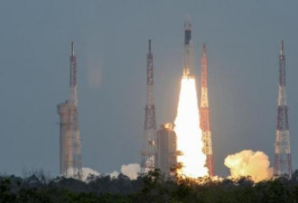 印度航天局，成功地启动了该国首个登月的使命