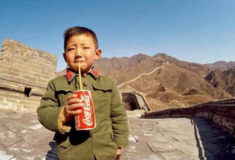 第一个喝可乐的中国人？他1979年在长城喝可乐