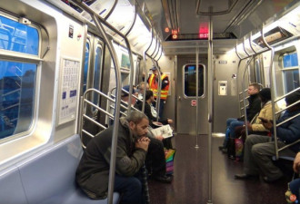 纽约花了7.4亿买新地铁 第一天就跑不下去了