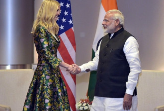 美国大公主伊万卡访问印度，穿着竟遭嫌弃