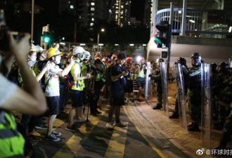 港警方元朗清场反问记者 你们为什么不拍示威者