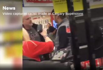 视频实录：加拿大男子超市内公然打骂收银员