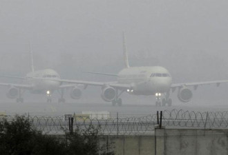 多伦多大雾数十航班延误