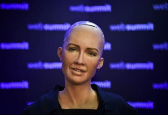 霍金警告不应研发智能机器人 联系外星人
