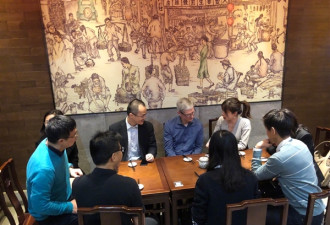 苹果CEO库克上海吃生煎的饭桌上发生了些什么？