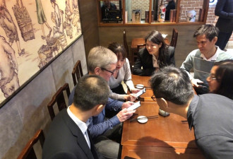苹果CEO库克上海吃生煎的饭桌上发生了些什么？