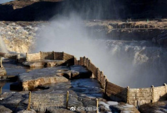 太壮观!黄河壶口瀑布现“流凌冰挂”