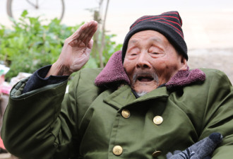 淞沪会战老兵 112岁高龄有很差习惯打脸专家