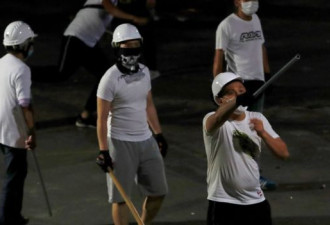 警黑勾结制造恐怖事件？香港人生活在恐惧之中