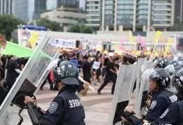 上万深圳公安被指将集结进香港，有可能吗？