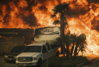 通往地狱的高速公路：南加州大火惨景一窥