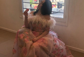 邱淑贞大女儿参加名媛舞会 复制妈妈美貌