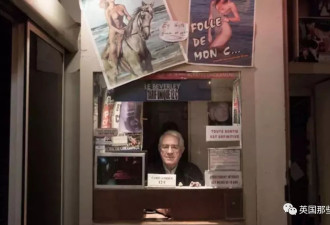 这是全欧洲最后一家色情电影院 唯一的员工是他