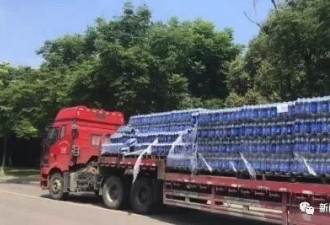 南京：3吨可乐散落马路，路人一拥而上…感人！
