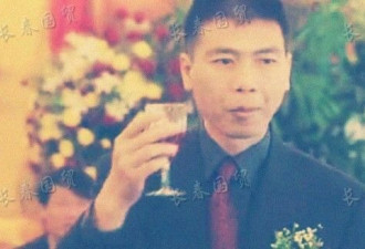 冯小刚徐帆20年前结婚现场照曝光 冯导笑容憨厚