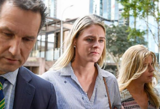 澳洲游泳队员禁药丑闻后出席听证会，眼中含泪