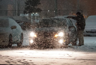 多伦多第一场大雪，竟然发生这么多事故