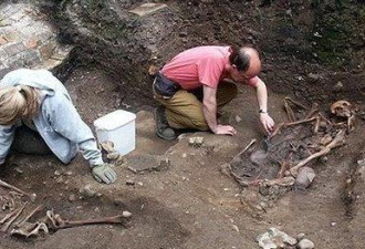 英国发现罗马古墓 遗骸不忍直视：难怪他要起义