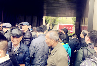 南京5天卖光3000套房：老人被搀来买房