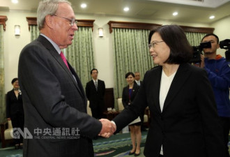 蔡英文称要再增军费采购美国武器 台网友怒斥