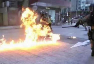 暴徒在香港向警察投掷汽油弹，有警察多处烧伤