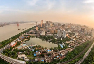 武汉开发区: 高端人才父母入住每年补2万配保姆