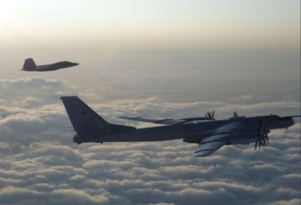 俄军2架轰炸机抵近阿拉斯加 美加7战机紧急拦截