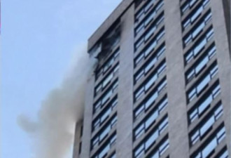 圣诞悲剧！曼哈顿高层公寓楼大火 76岁老翁遇难
