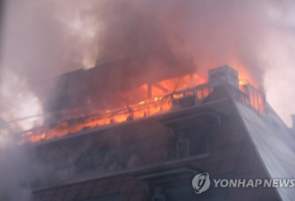29人瞬间丧命！韩8层建筑起火 被困者跳楼逃生