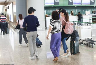 因在机场没帮老婆拿行李，郎朗又上热搜...