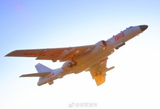 中国空军编队飞越对马海峡 赴日本海远洋训练