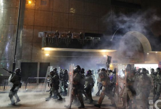 官媒煽动：警察可击毙香港示威民众