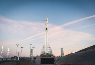 SpaceX成功完成今年最后一次火箭发射